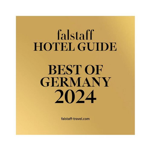 Warum ins BERGEBLICK? falstaff Hotel Guide Auszeichnung Best of Germany 2024 in Schwarz auf Gold